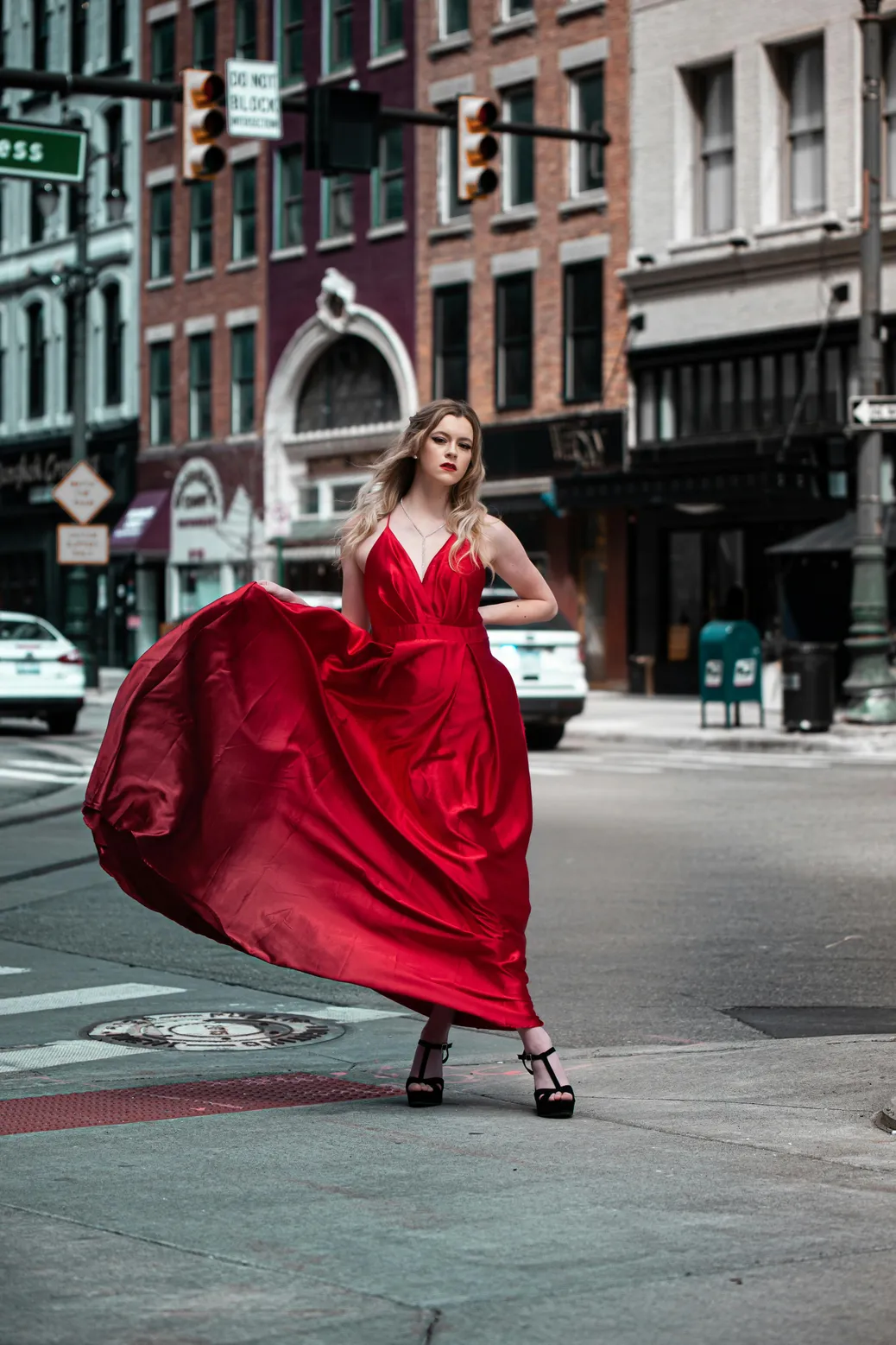 Red metallic dress with shimmer details for 2024 fashion