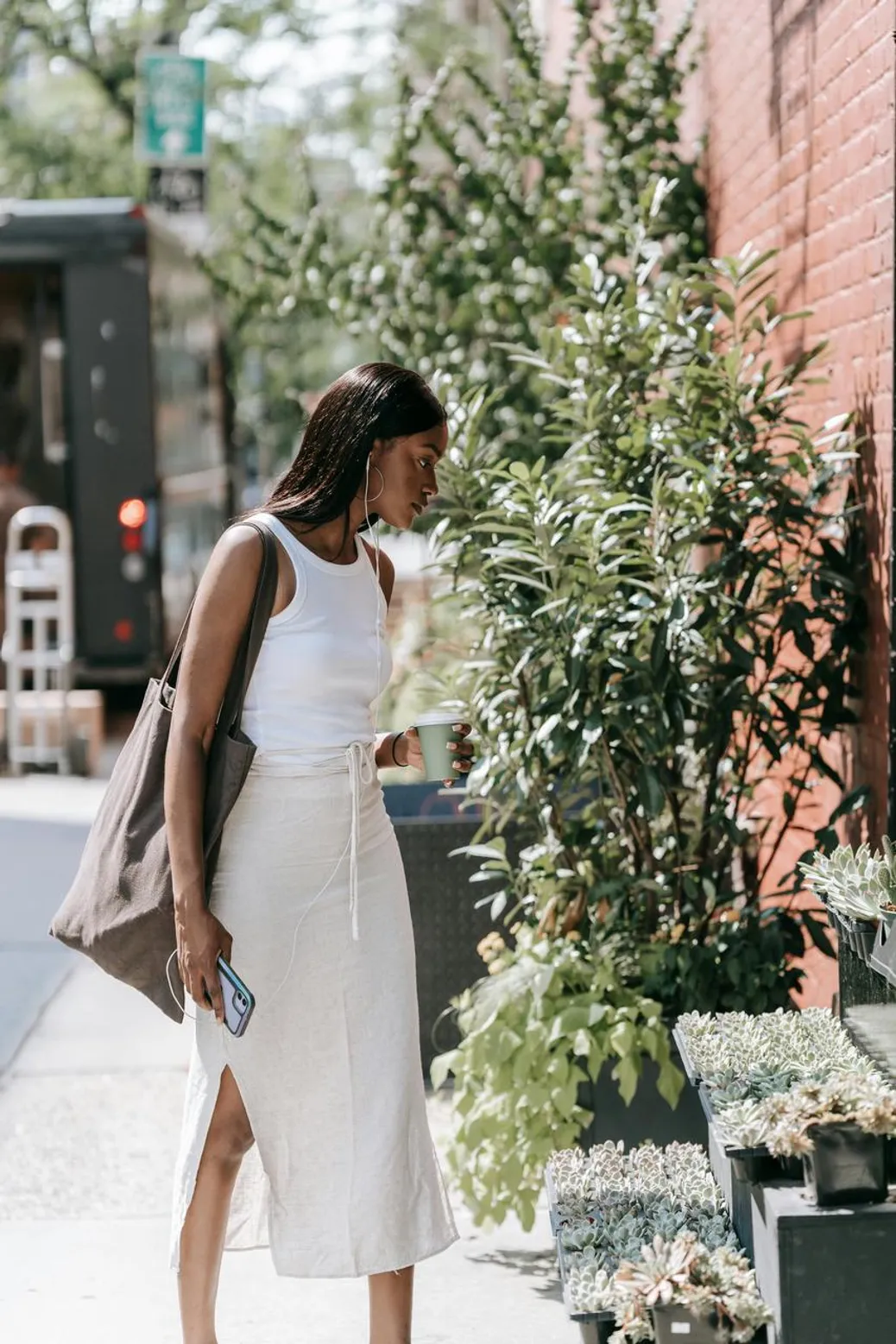 Essential white crop top for a capsule wardrobe